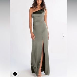 Jenny Yoo Jensen Dress in Moss size 2